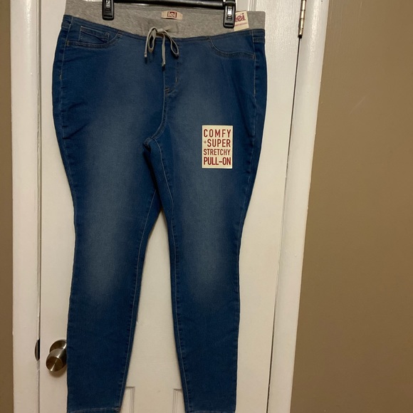 lei dorm jeggings